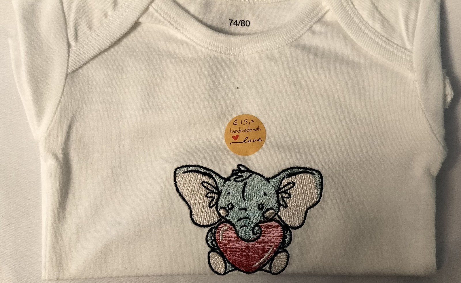 Baby rompertje met geborduurd olifantje, Kinderen en Baby's, Babykleding | Maat 74, Nacht- of Onderkleding, Nieuw, Ophalen of Verzenden