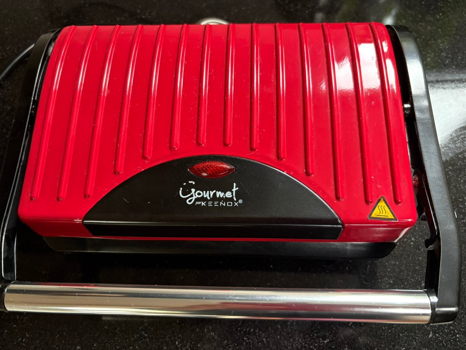 Tosti ijzer/Tafel grill uit Zwitserland, Ophalen of Verzenden, Rood, Overige materialen, Overige typen