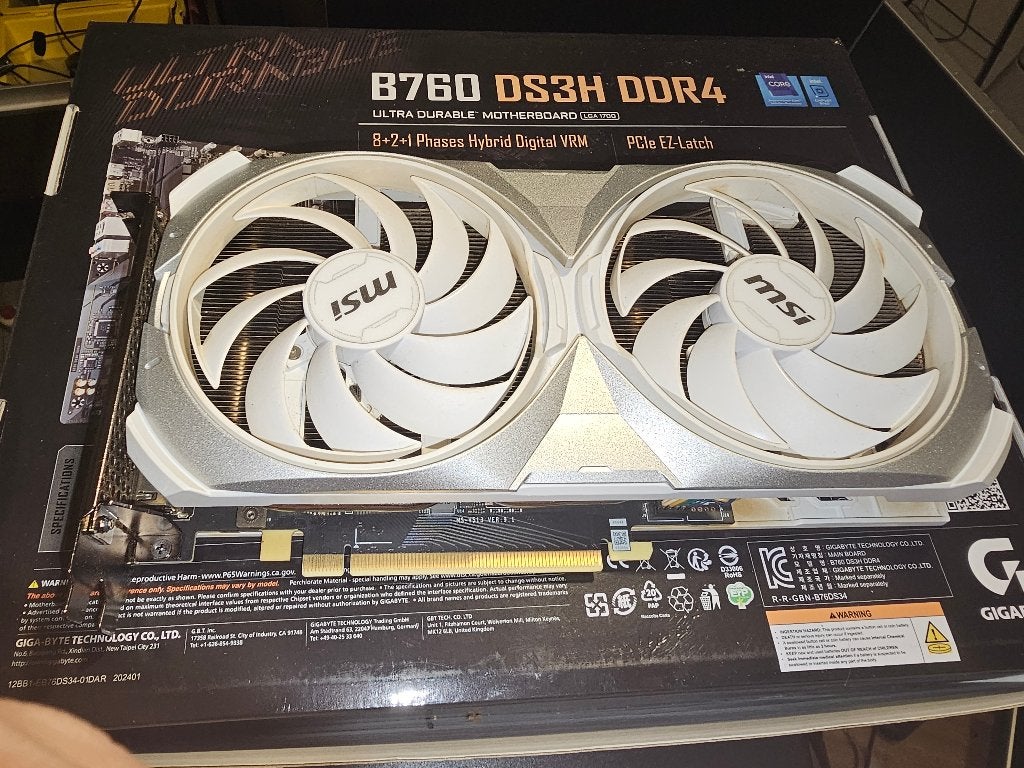 MSI GeForce RTX 4070 Super met 12GB GDDR6X, Ophalen, GDDR6, PCI-Express 4, Zo goed als nieuw