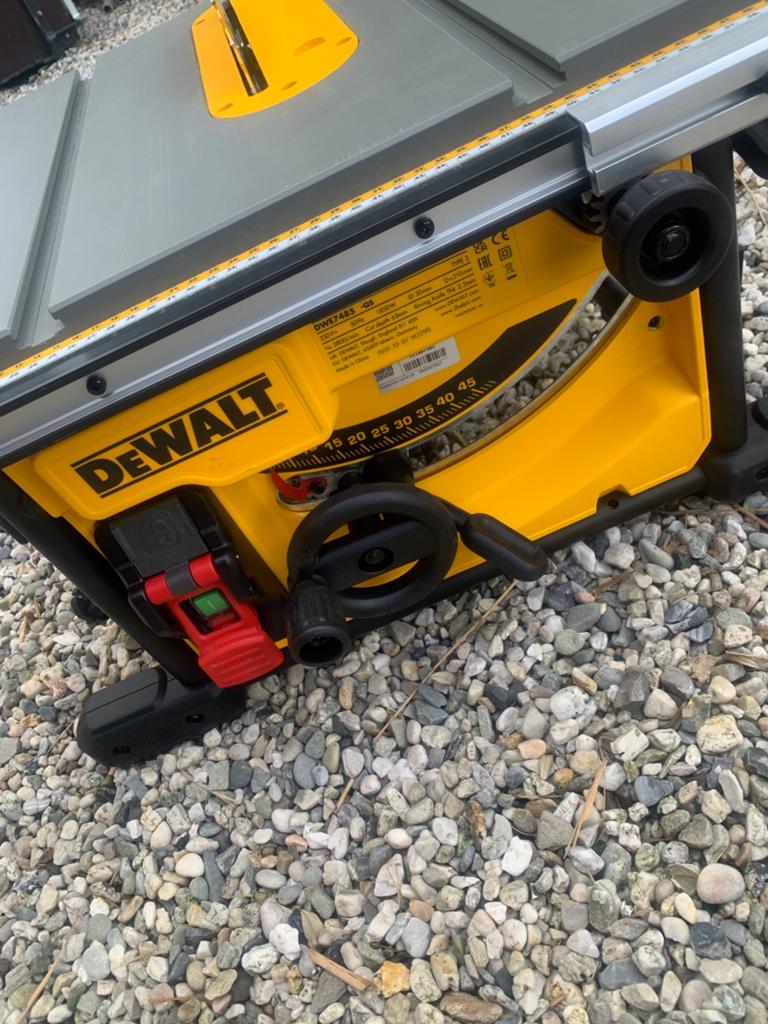 DEWALT DWE7485 -QS , zaagtafel, Doe-het-zelf en Verbouw, Ophalen, 70 mm of meer, Nieuw, Afkortzaag