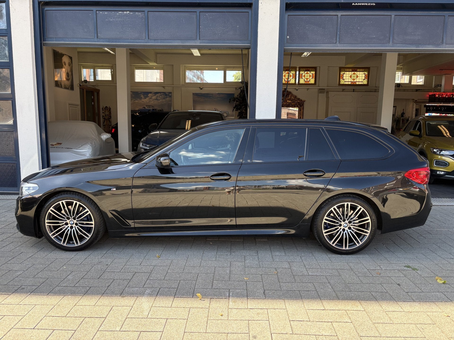 BMW 5 Serie Touring 530i High Executive M-SPORT/ACC/ECC/DEAL, Automaat, 1998 cc, Achterwielaandrijving, Gebruikt