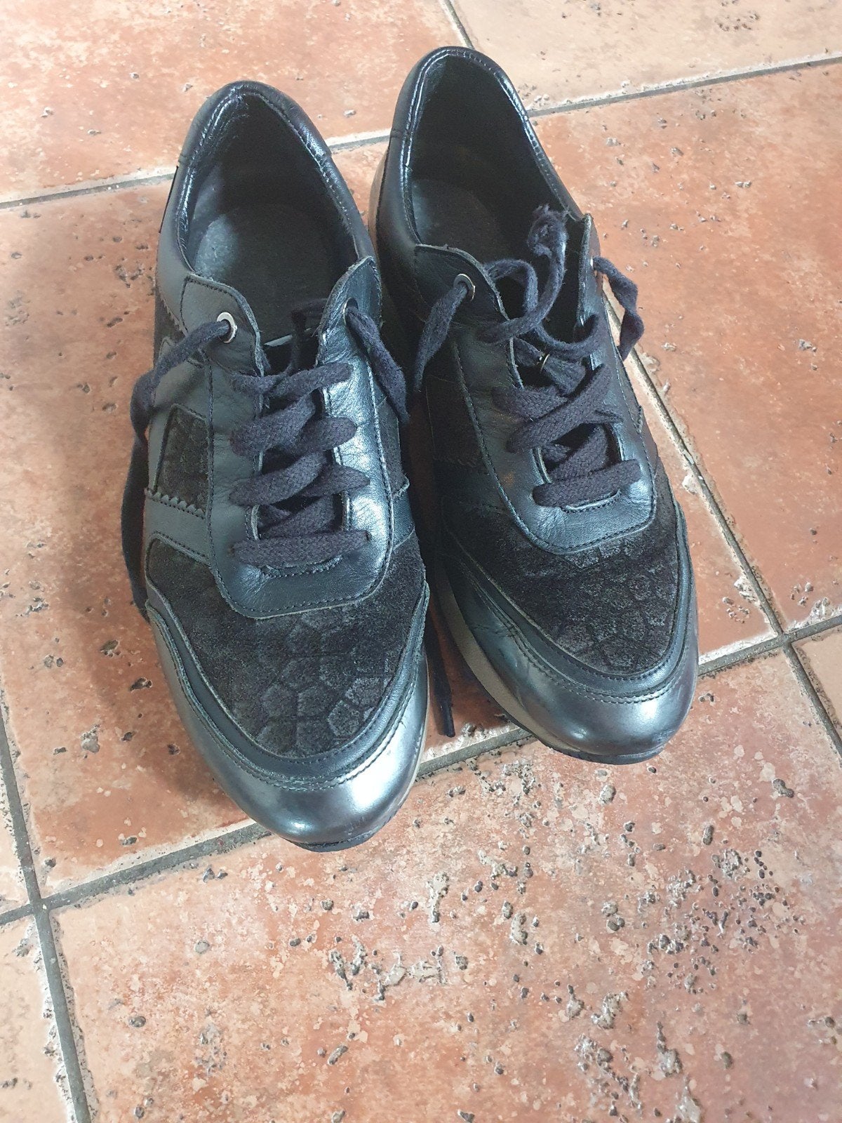 Te koop Mephisto sneakers maat 6,5/40 zwart, Kleding | Dames, Schoenen, Ophalen of Verzenden, Zwart, Sneakers of Gympen