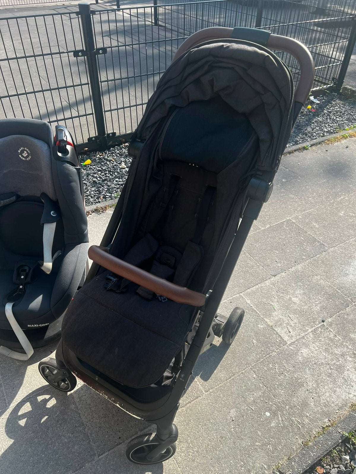 Autostoel + kinderwagen, Ophalen, Gebruikt