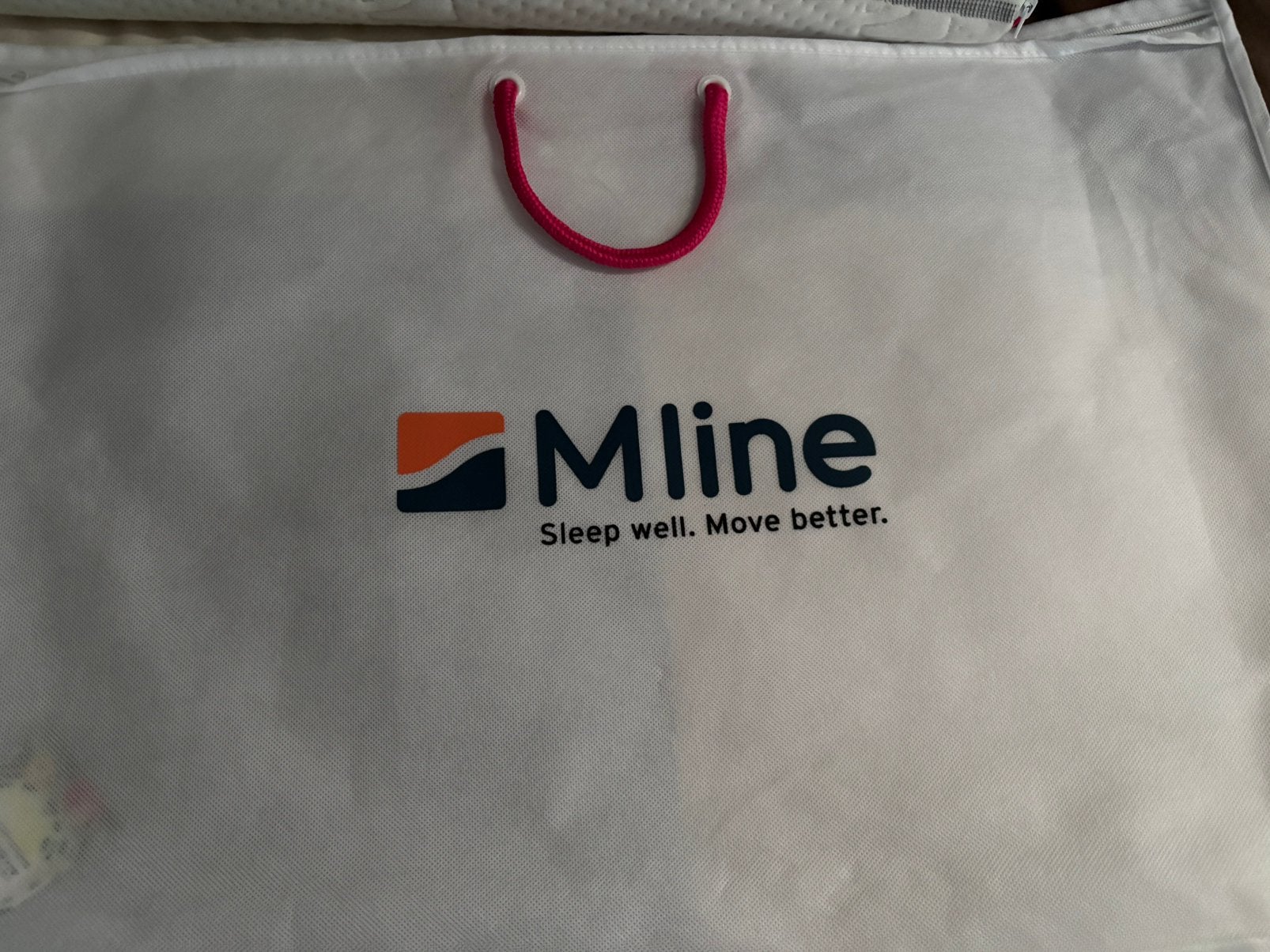 M-line Pillow You Fuchsia, Eenpersoons, Wit, Ophalen of Verzenden, Zo goed als nieuw