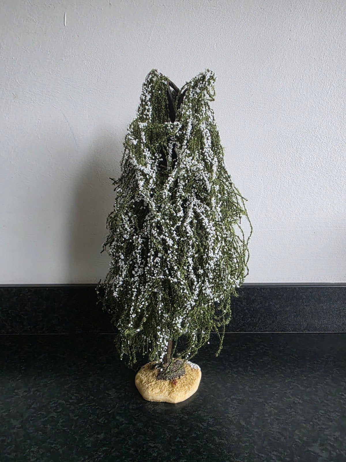 Intratuin grote Treurwilg 23cm kerstdorp boom, Ophalen, Gebruikt