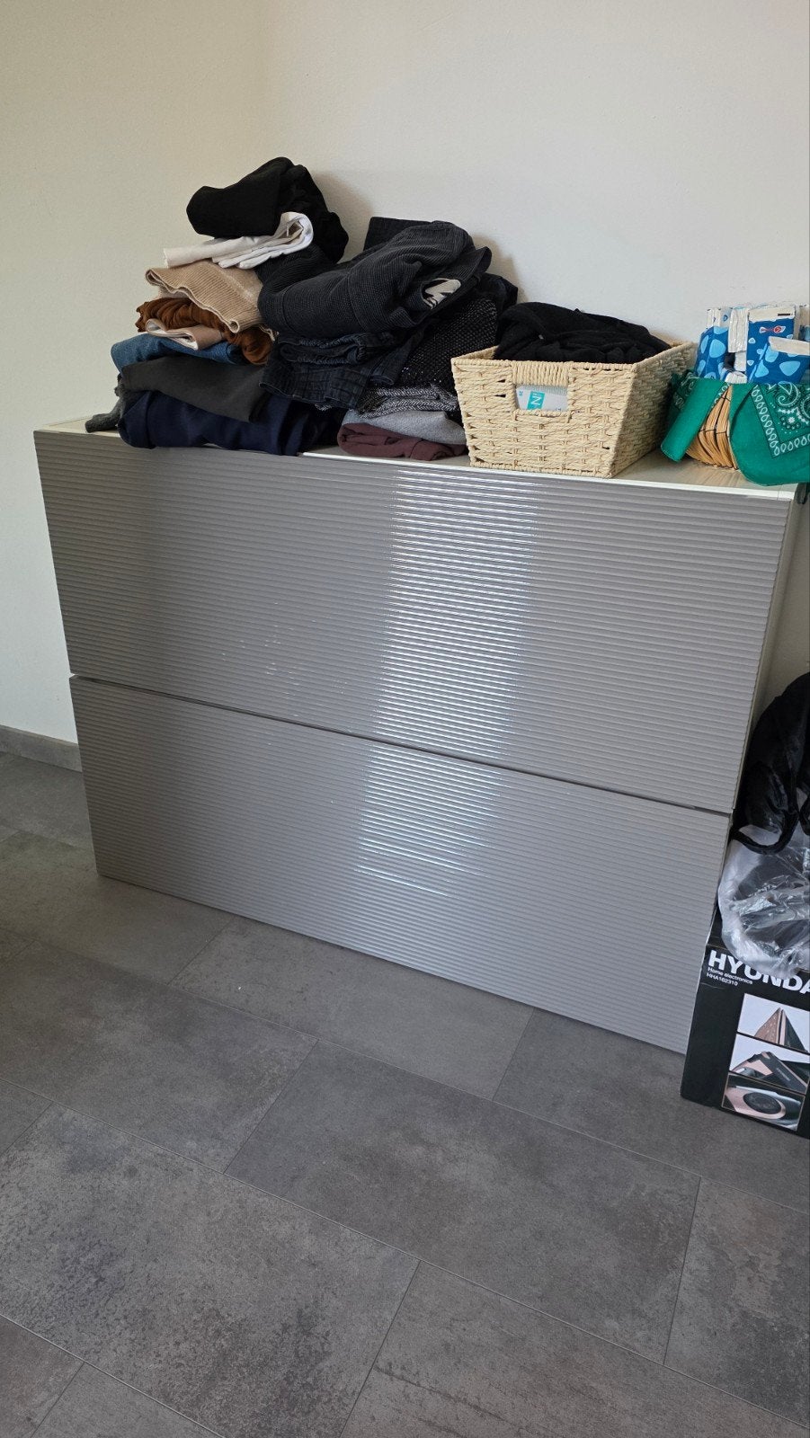 2 grijze wandkasten, Huis en Inrichting, Kasten | Wandmeubels, Ophalen, Overige materialen, 100 tot 150 cm, Zo goed als nieuw