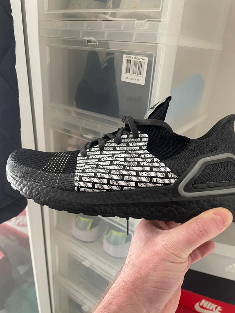 adidas Ultra Boost 19 Neighborhood maat 44, Zwart, Nieuw, Ophalen of Verzenden, Sneakers of Gympen
