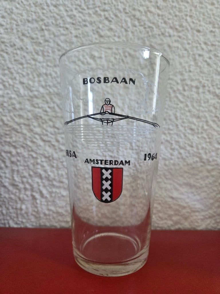 bierglas FISA WK roeien Bosbaan Amsterdam 1964, Ophalen of Verzenden, Zo goed als nieuw, Bierglas