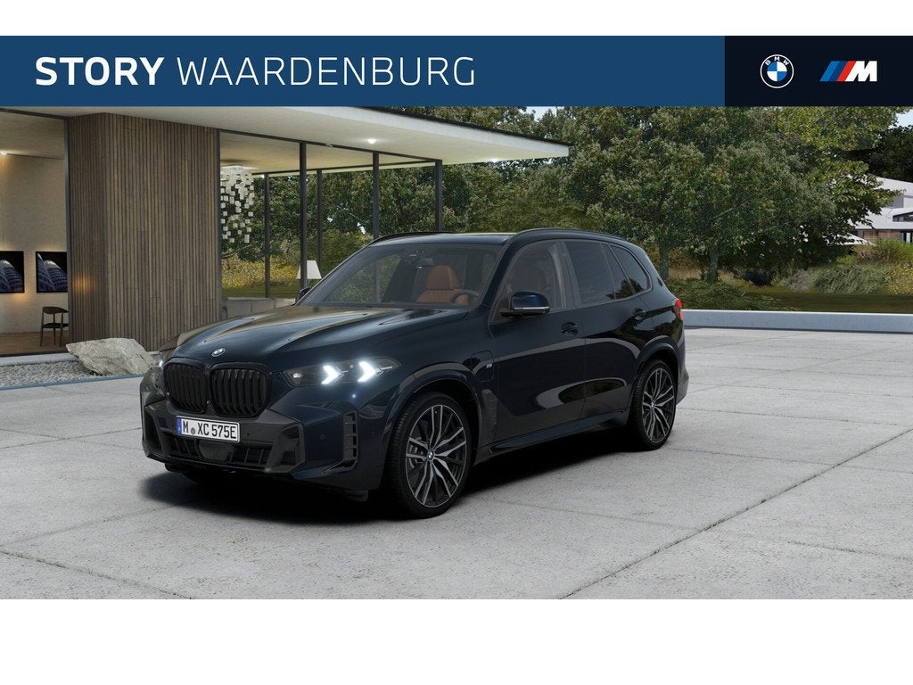 BMW X5 xDrive50e M Sport Automaat / Trekhaak / Panoramadak /, Auto's, Automaat, 2395 kg, Zwart, Leder