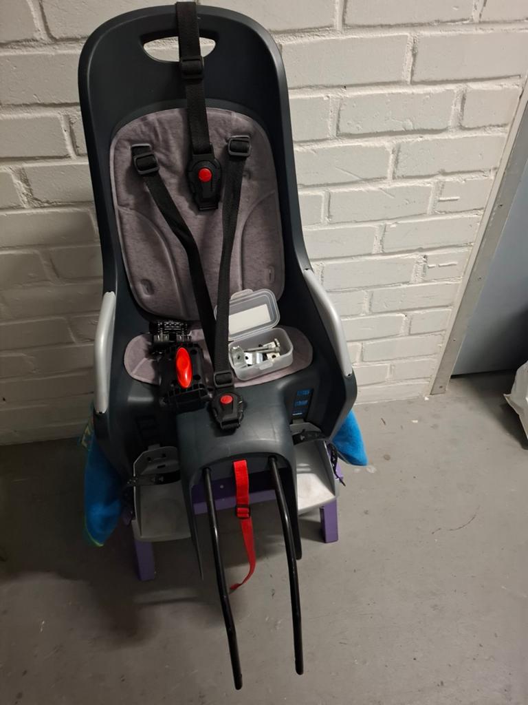Fietsstoeltje van Polisport., Ophalen, Gebruikt, Achterzitje, Polisport achterzitje