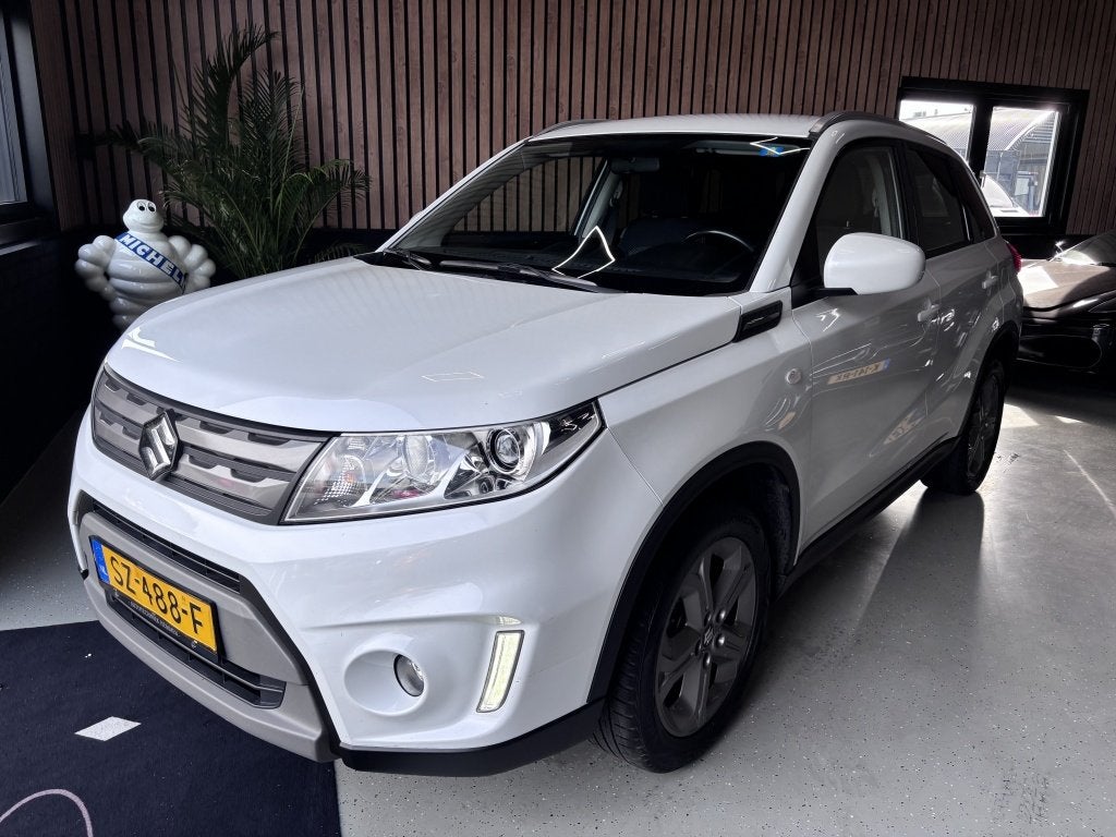 Suzuki Vitara 1.6 Exclusive STOELVERWARMING/1STE EIGENAAR/DE, Euro 6, 4 cilinders, 400 kg, Wit
