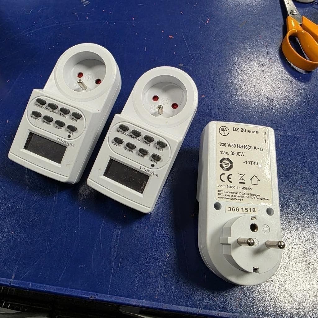 3x BRENNENSTUHL DIGITALE SCHAKELKLOK 230 VOLT, Hobby en Vrije tijd, Ophalen of Verzenden, Zo goed als nieuw