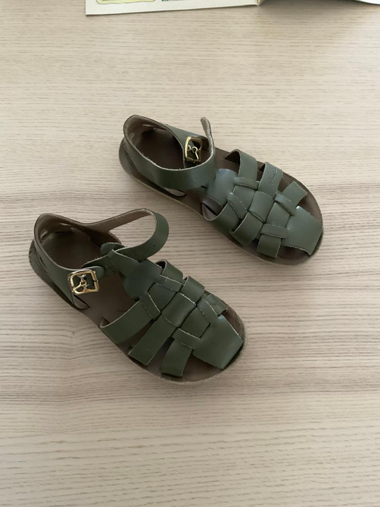 Salt Water Sandalen Shark olive maat 28 (US 11), Ophalen of Verzenden, Zo goed als nieuw, Jongen of Meisje, Schoenen