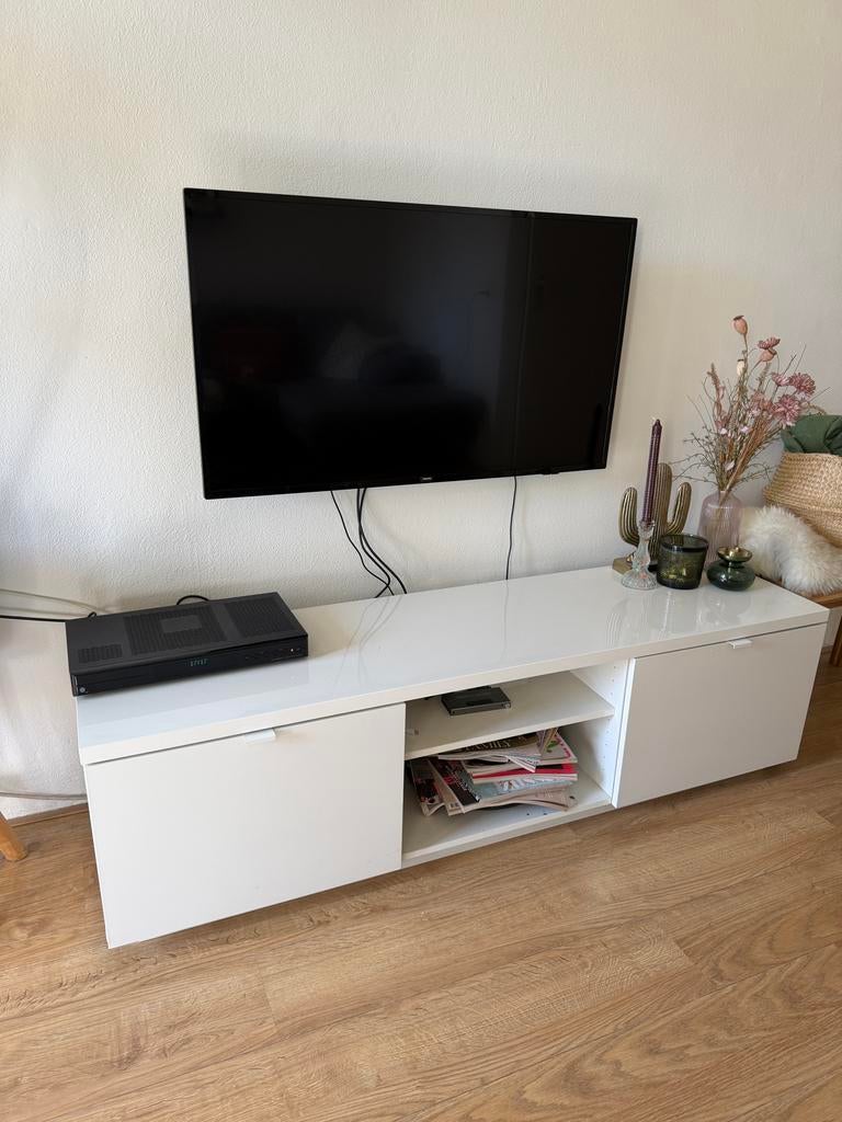 Modern wit tv-meubel met opbergruimte | GRATIS OP TE HALEN, Huis en Inrichting, Ophalen, Kunststof, Gebruikt, 150 tot 200 cm