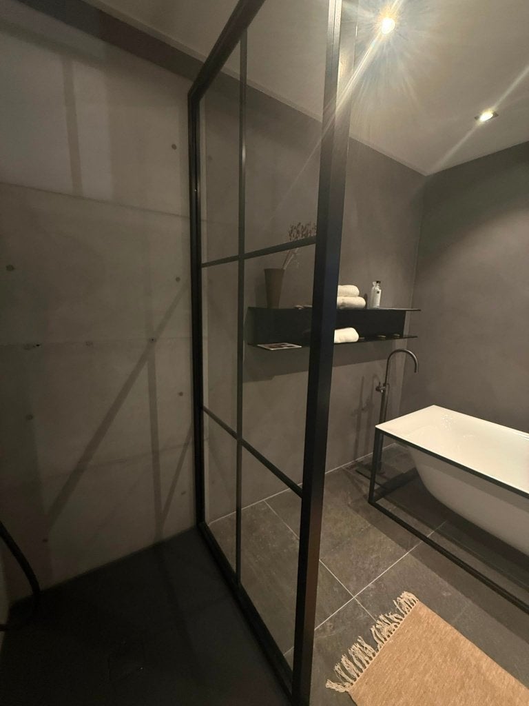 NIEUW Luxe inloopdouche met zwarte profielen, Ophalen, Nieuw, Douche