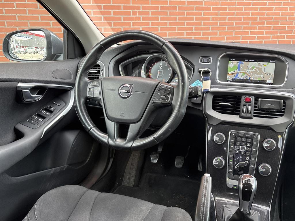Volvo V40 2.0 T2 Kinetic Navigatie, Bluetooth, 17 inch R-des, Voorwielaandrijving, Stof, Gebruikt, Euro 6