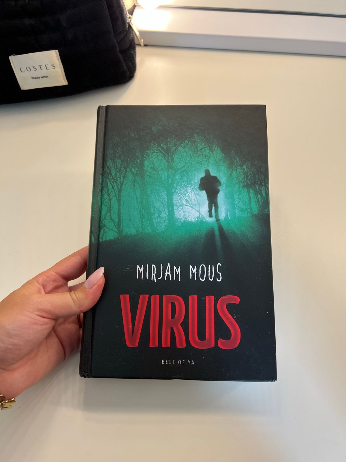 Mirjam Mous - Virus (Best of YA), Boeken, Verzenden, Gelezen, Nederland