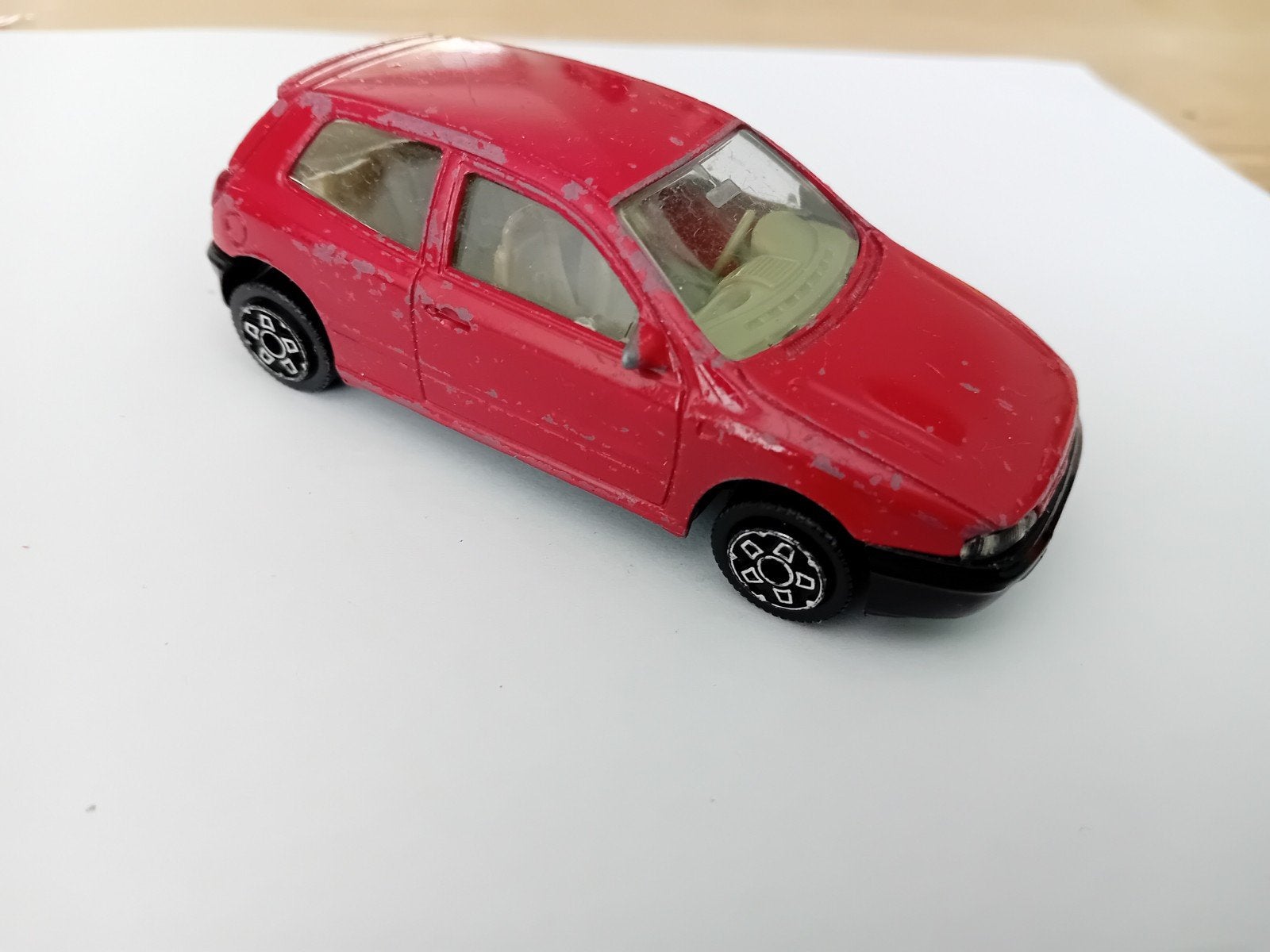 Burago Fiat Bravo Modelauto, Hobby en Vrije tijd, Modelauto's | 1:43, Ophalen of Verzenden, Gebruikt, Auto, Overige merken