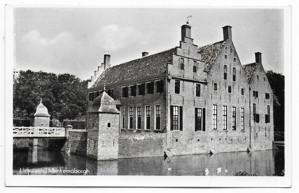 Uithuizen Menkemaborgh Ongelopen Ansichtkaart (B6609 ), Ophalen of Verzenden, 1960 tot 1980, Gelopen