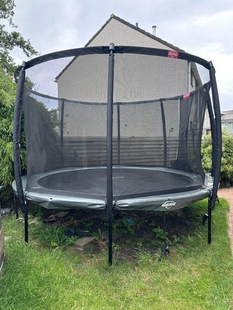BERG Trampoline met veiligheidsnet en trapje, Ophalen, Zo goed als nieuw