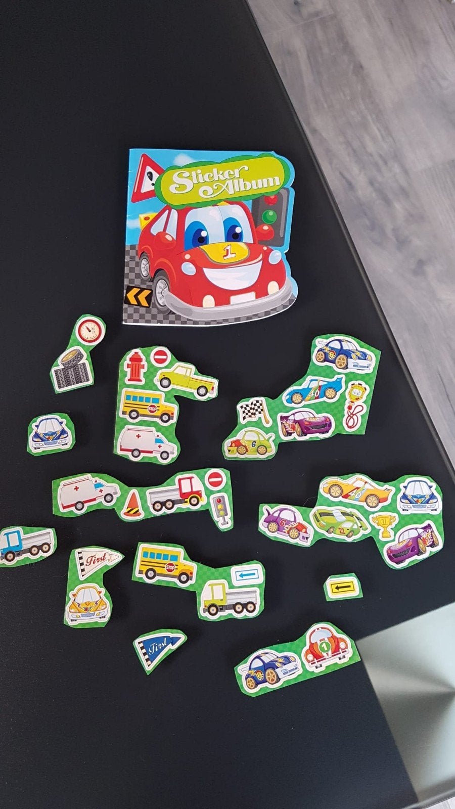 Leuk stickeralbum met autostickers!
De stickers zijn gemakke, Ophalen of Verzenden, Meerdere stickers
