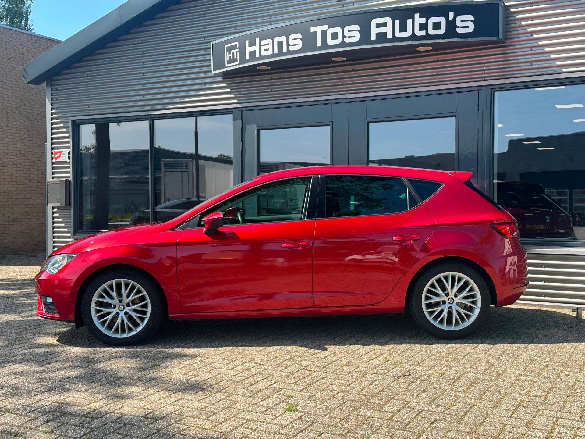 Seat Leon 1.0 EcoTSI 110pk Style Business Intense, Auto's, Voorwielaandrijving, Dealer onderhouden, Gebruikt, Origineel Nederlands