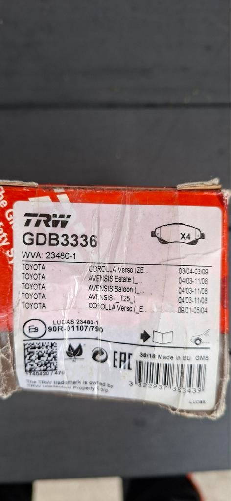 Nieuwe TRW toyota remblokken voor, Ophalen of Verzenden, Nieuw, Toyota