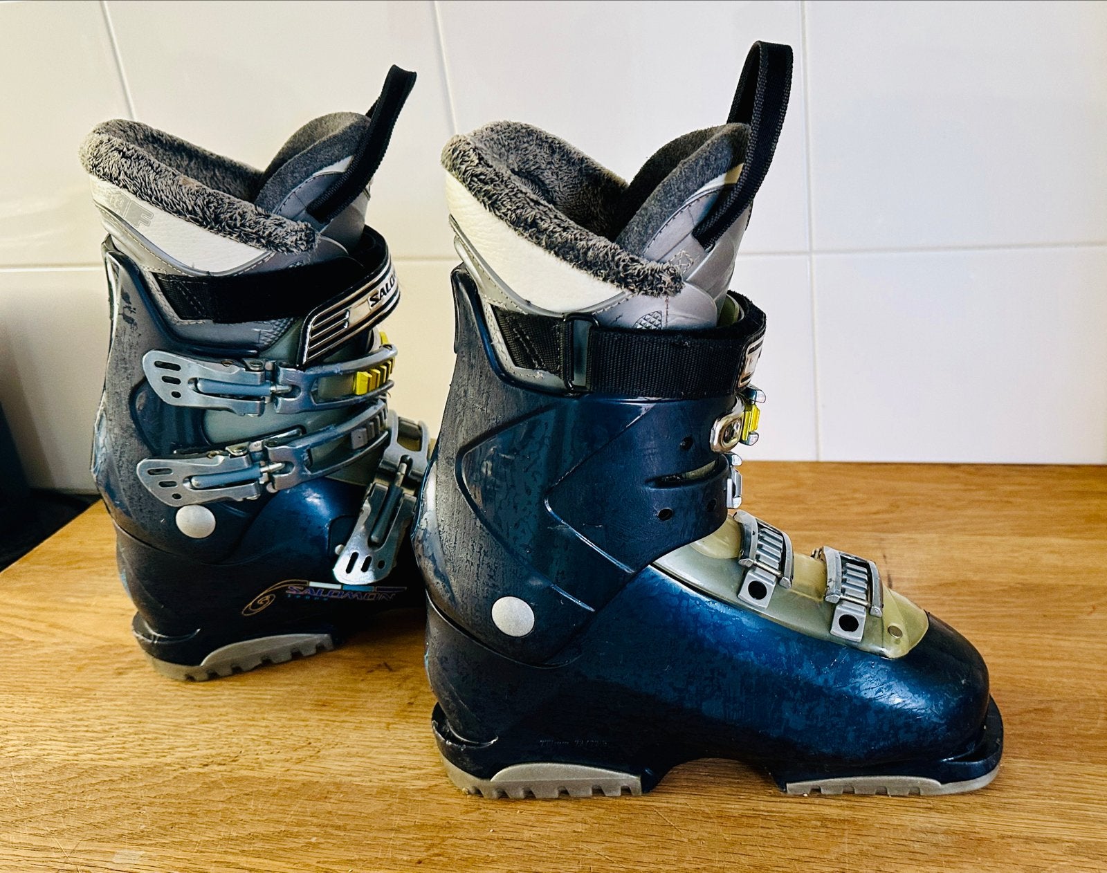 Salomon Skischoenen - Maat 23.5, Ophalen, Gebruikt, Schoenen, Salomon