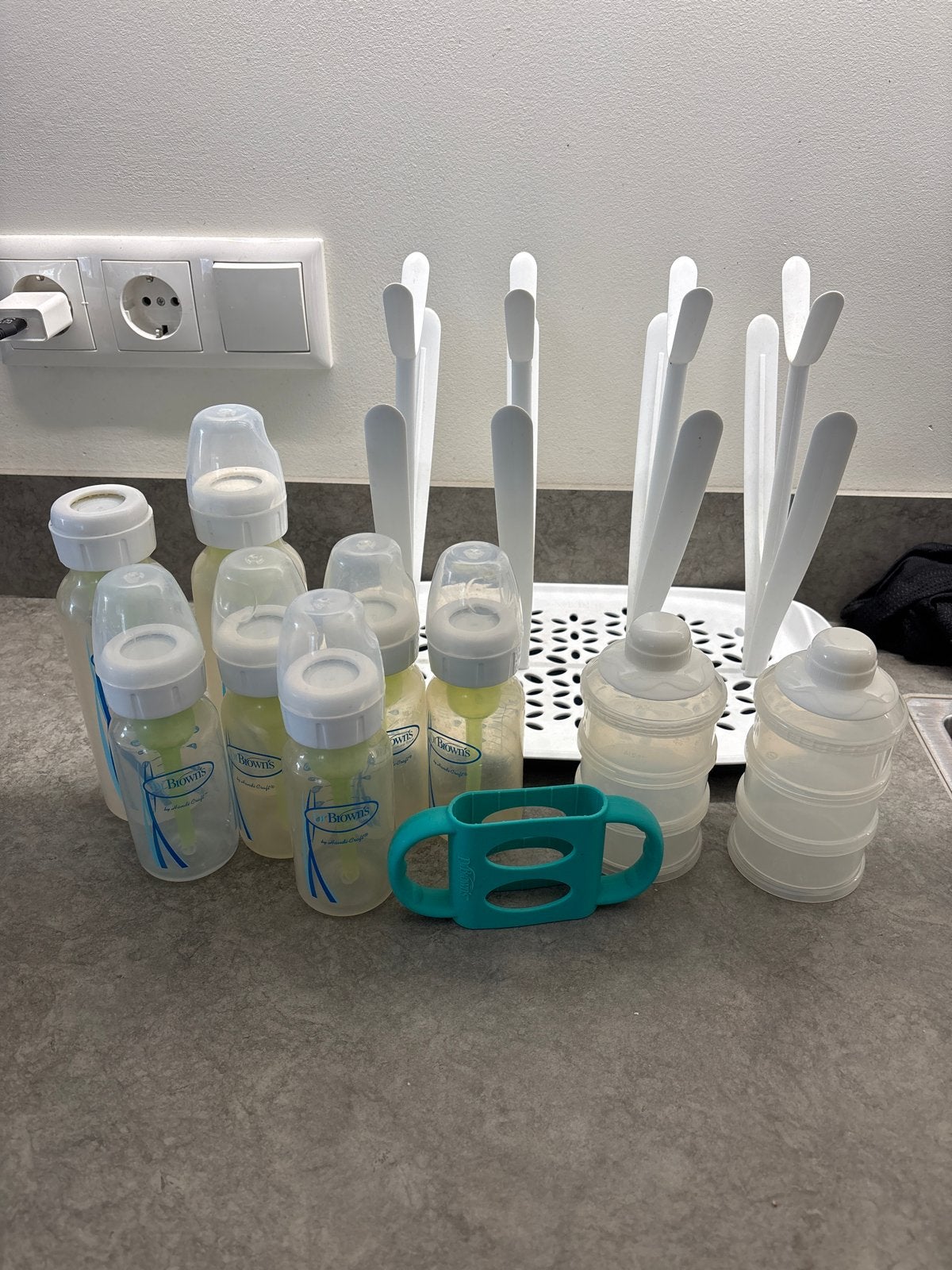 DR Browns pakket: flessen, melkpoedercontainers, droogrek, Gebruikt, Dr. Brown's, Ophalen of Verzenden, Inclusief flessen