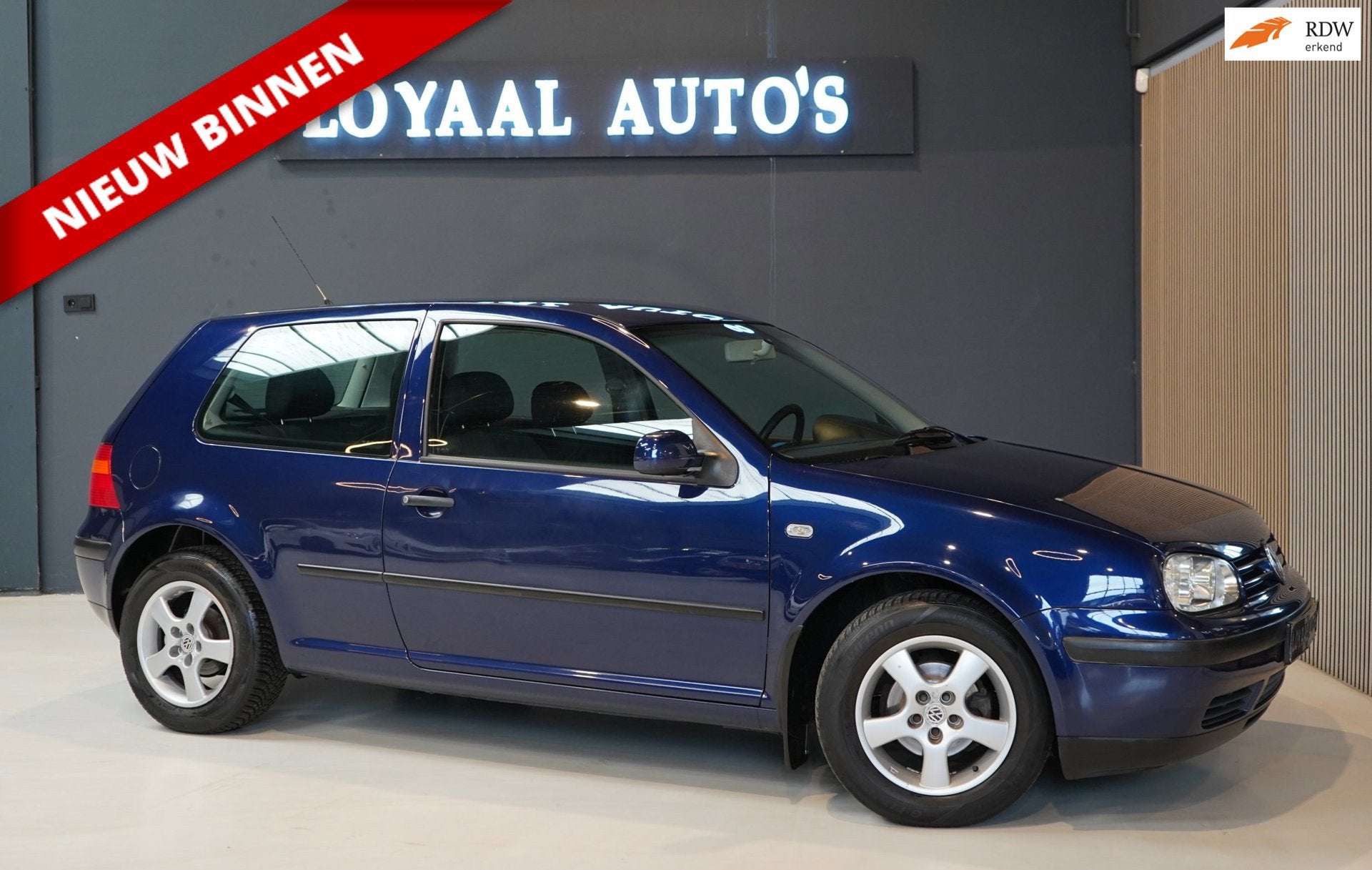 Volkswagen Golf 1.6 | AUT | AIRCO | CRUISE | TREKHAAK | APK., Auto's, Stof, Gebruikt, 4 cilinders, Blauw