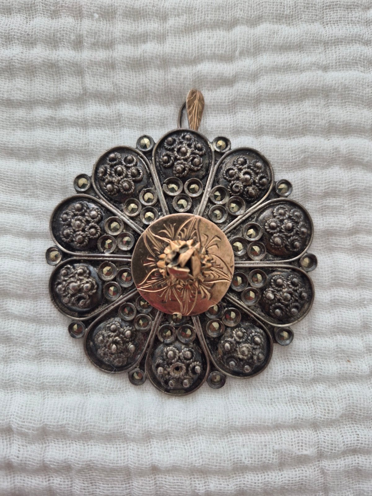 Antieke zilveren hanger (zeeuwse knop) met markasiet, Ophalen of Verzenden, Hanger