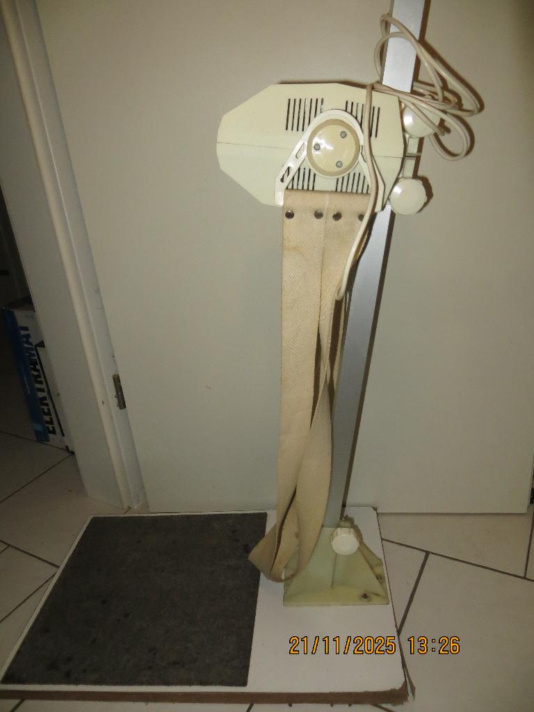 Massageapparaat middels trillingen/vibraties, Sport en Fitness, Massageproducten, Ophalen, Gebruikt, Apparaat