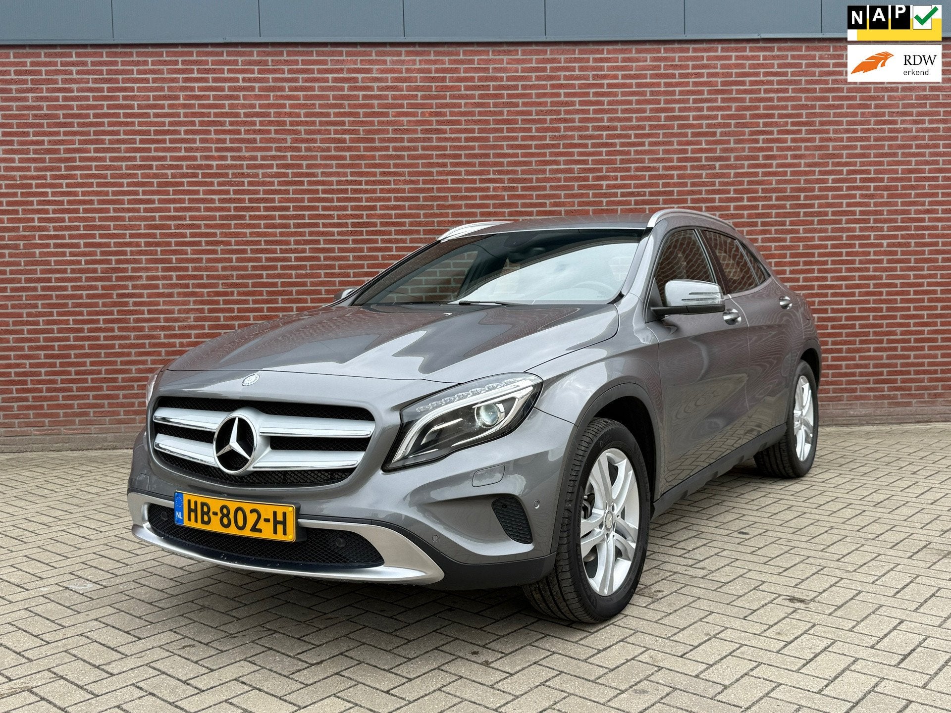 Mercedes-Benz GLA-klasse 180 Ambition NAP / Automaat / 5-deu, Auto's, Gebruikt, Euro 6, 4 cilinders, 715 kg