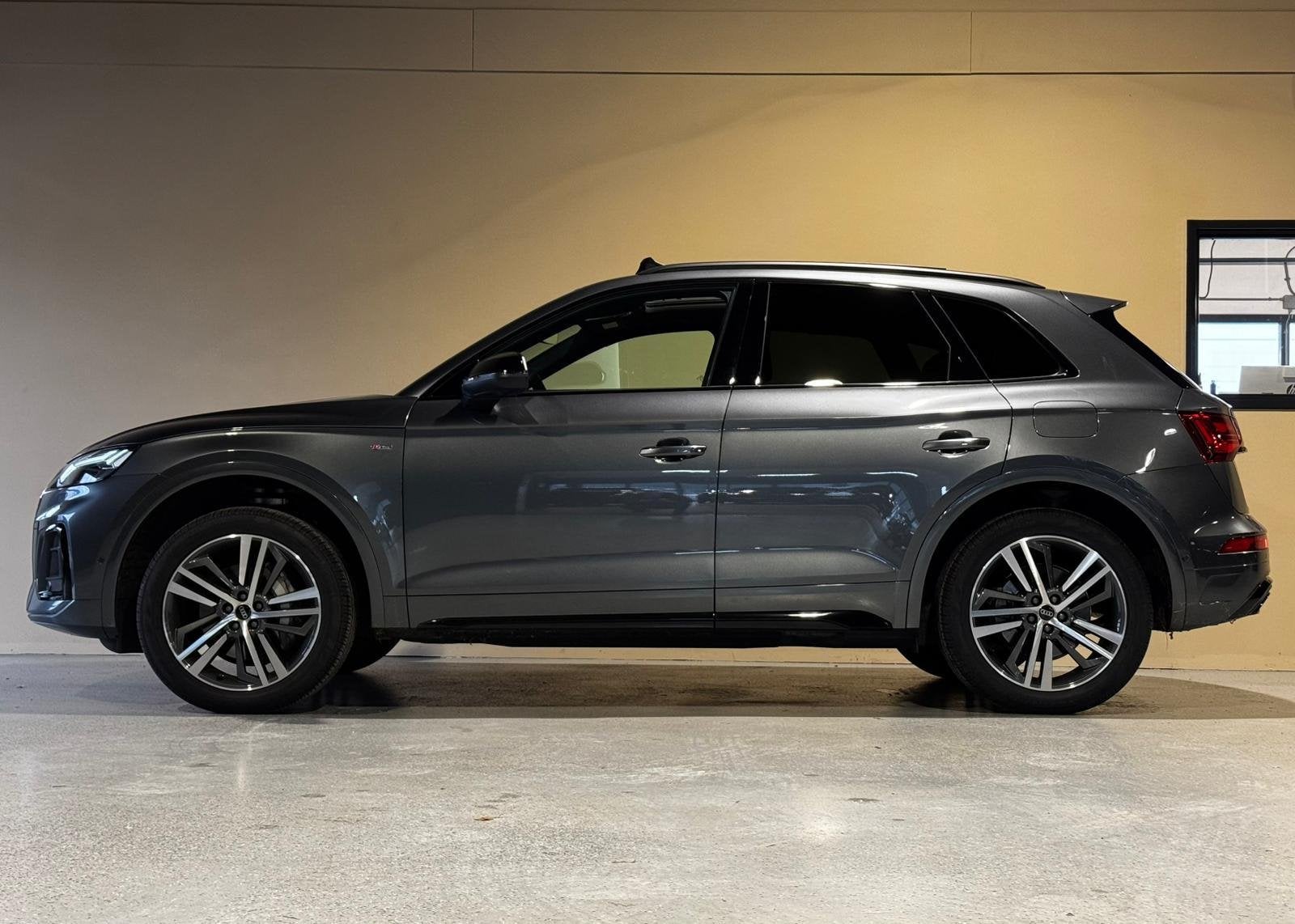 Audi Q5 50 TFSI e S edition Competition |Pano |360° |Sfeer, Auto's, 12 maanden, 14 kWh, Gebruikt, 4 cilinders