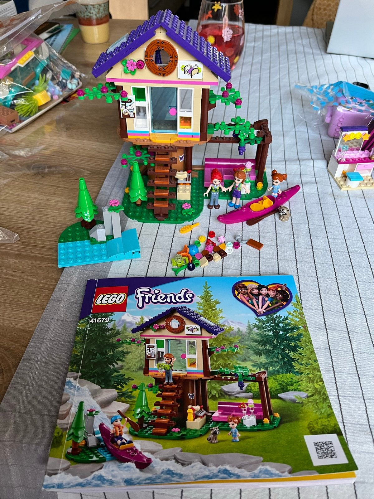 Lego Friends 41679 Boshuisje - Zo goed als nieuw, Lego, Friends, Ophalen of Verzenden, Zo goed als nieuw