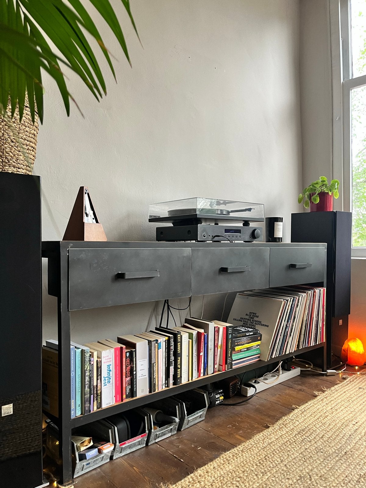 Industrieel TV-meubel/dressoir met 3 lades - Custom, Huis en Inrichting, Kasten | Dressoirs, Ophalen, Gebruikt, 150 tot 200 cm