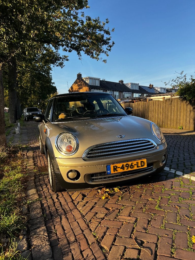 Mini 1.6 16V Cooper 2008 Grijs, Voorwielaandrijving, 4 cilinders, 4 stoelen, 49 €/maand
