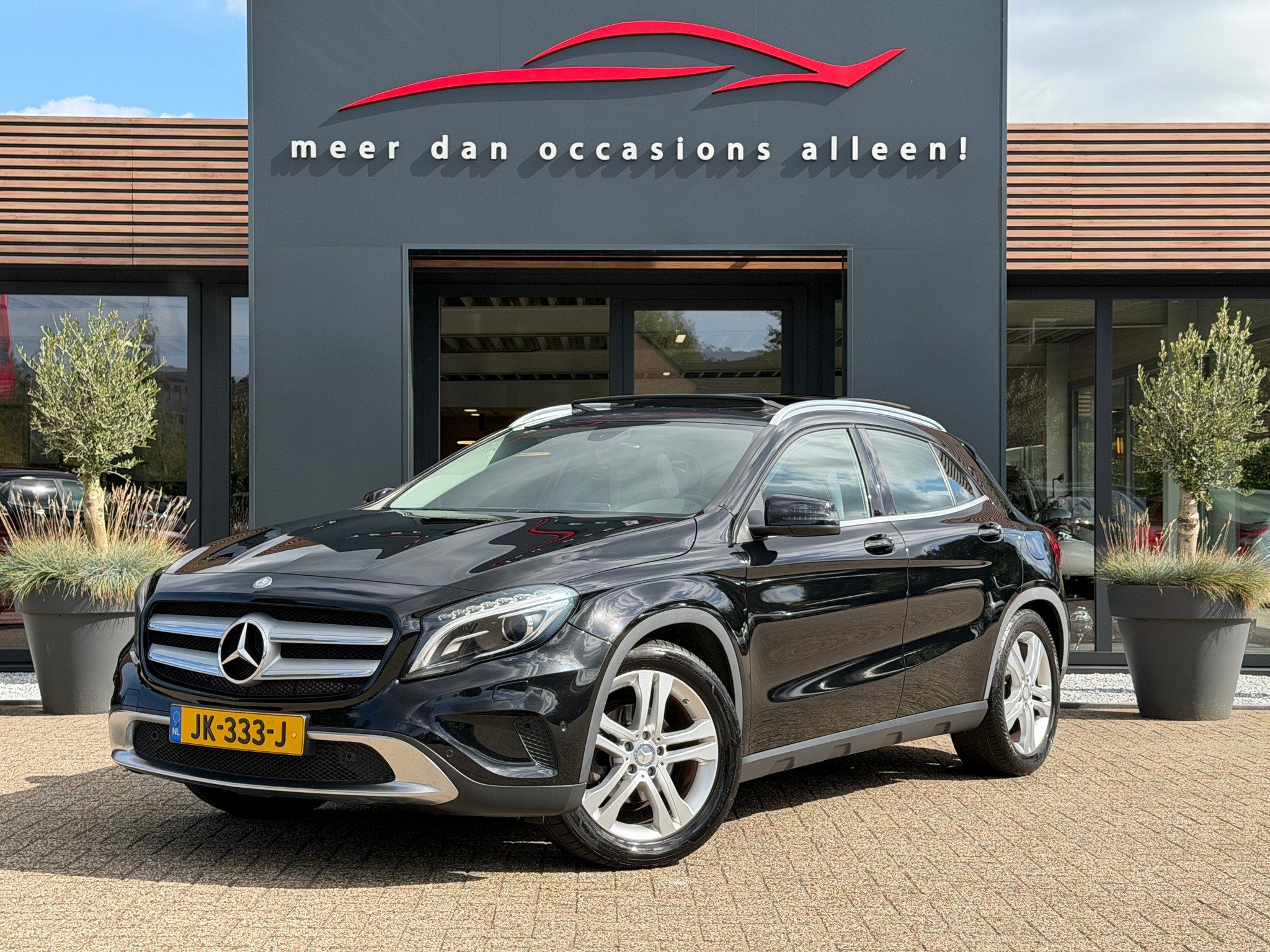 Mercedes-Benz GLA GLA 200 Ambition | Pano | Trekhaak | Cruis, Auto's, Automaat, Gebruikt, Euro 6, 715 kg