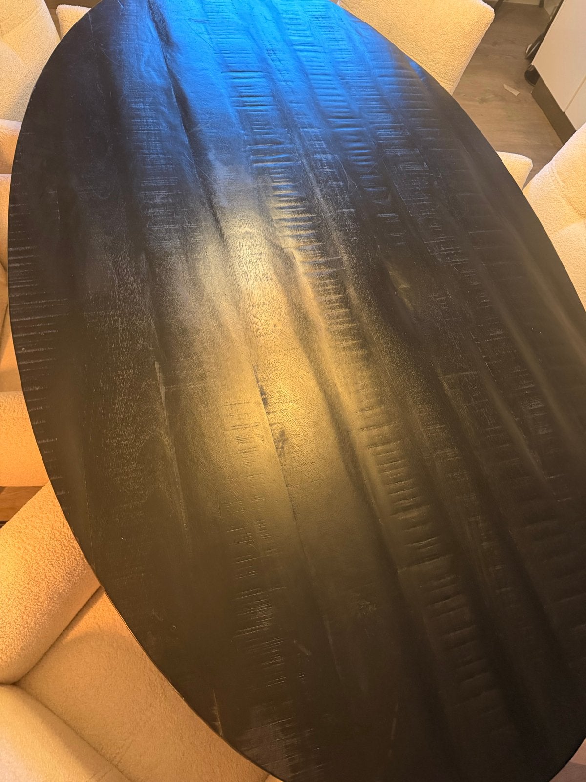 Ovale eettafel zwart hout met metalen spinpoot, Gebruikt, 100 tot 150 cm, Ophalen of Verzenden, Vijf personen of meer