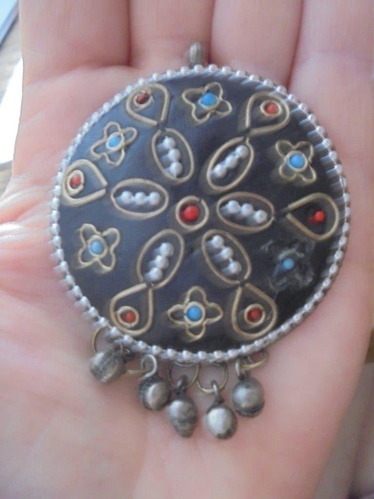 Tibetaanse hanger wit metaal/zilver, Ophalen of Verzenden, Zo goed als nieuw, Zilver, Overige materialen