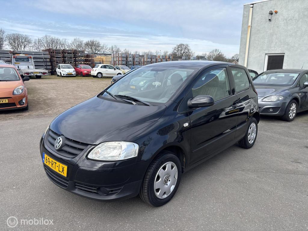 Volkswagen Fox 1.2 Trendline Nieuwe apk, Auto's, Voorwielaandrijving, 4 stoelen, 1198 cc, Origineel Nederlands