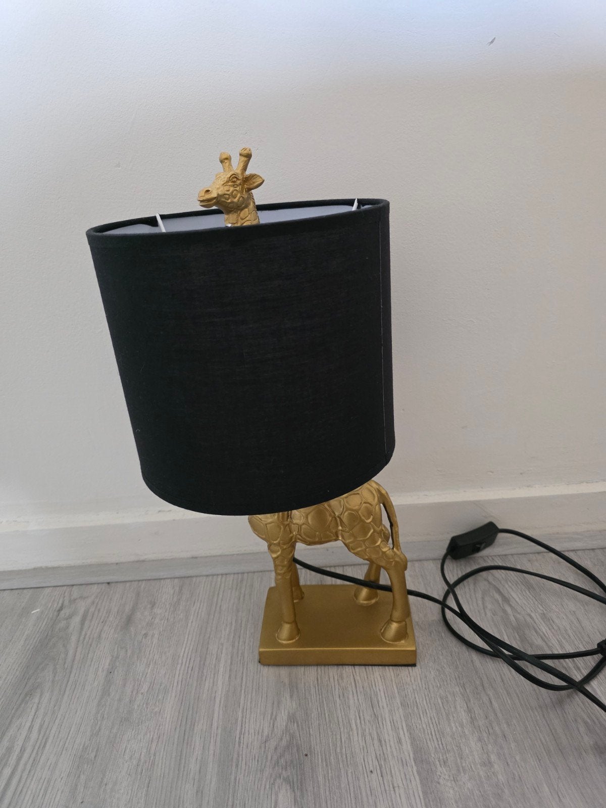 Gouden Giraffe Tafellamp met Zwarte Kap, Ophalen, Kunststof, Zwart, Zo goed als nieuw