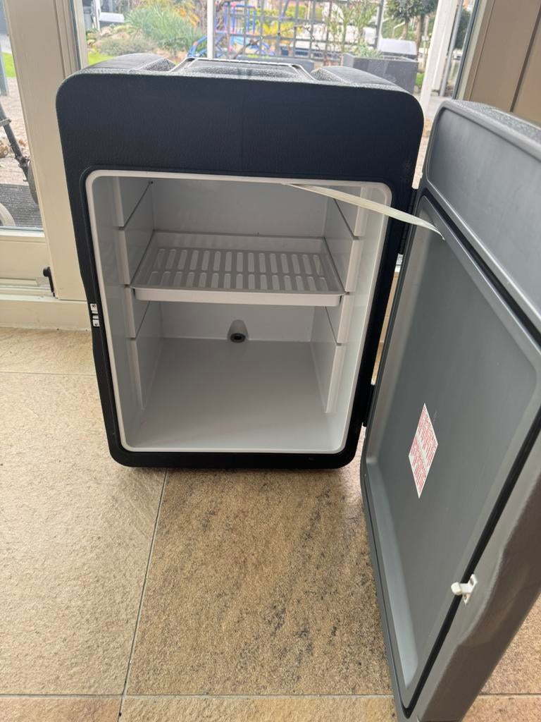 Mini koelkast warm en koud, verrijdbaar zie tekst, Caravans en Kamperen, Koelboxen, Zo goed als nieuw, Ophalen of Verzenden