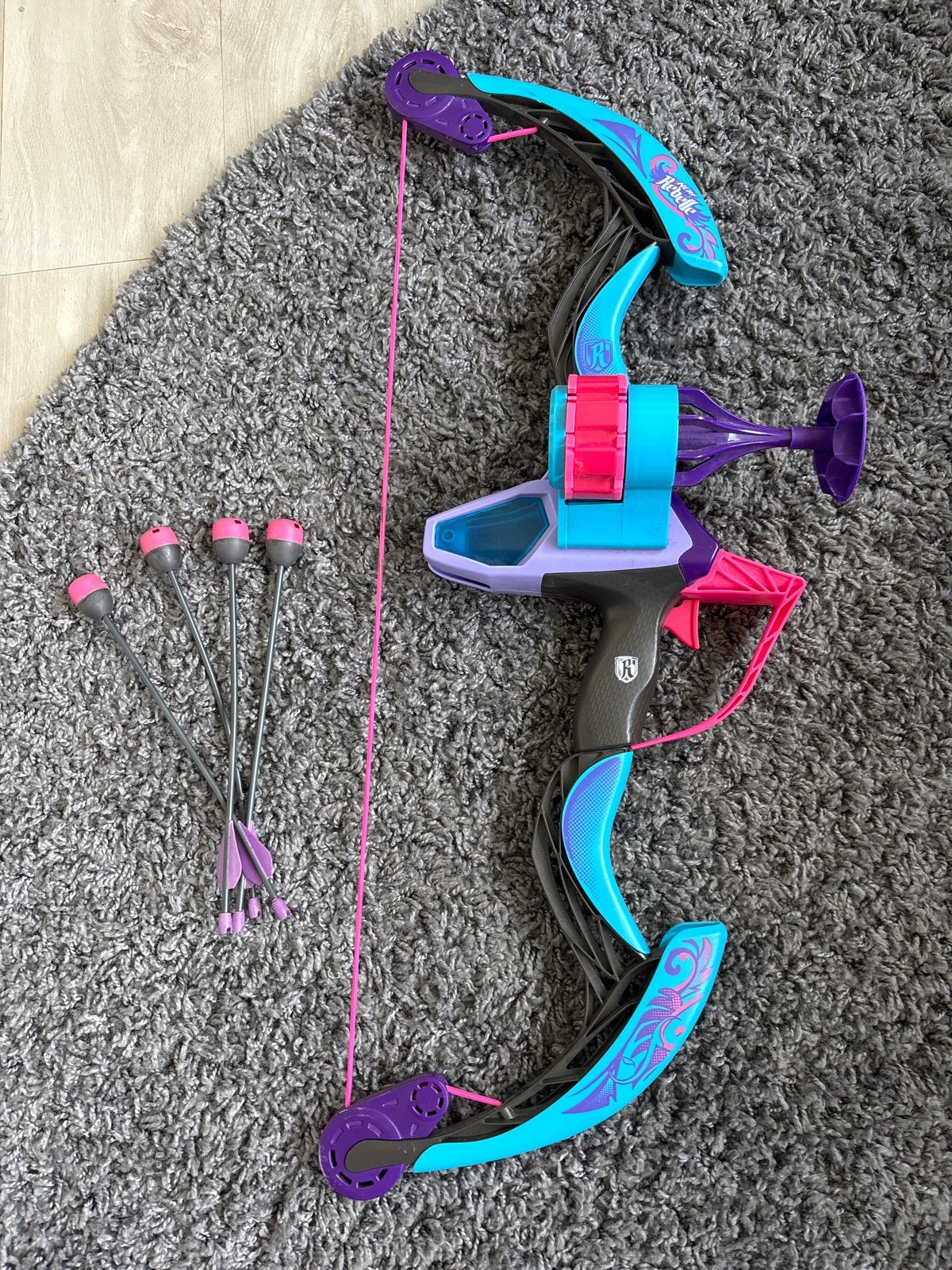 Nerf Rebelle Pijl en Boog met 4 pijlen, Ophalen of Verzenden, Gebruikt