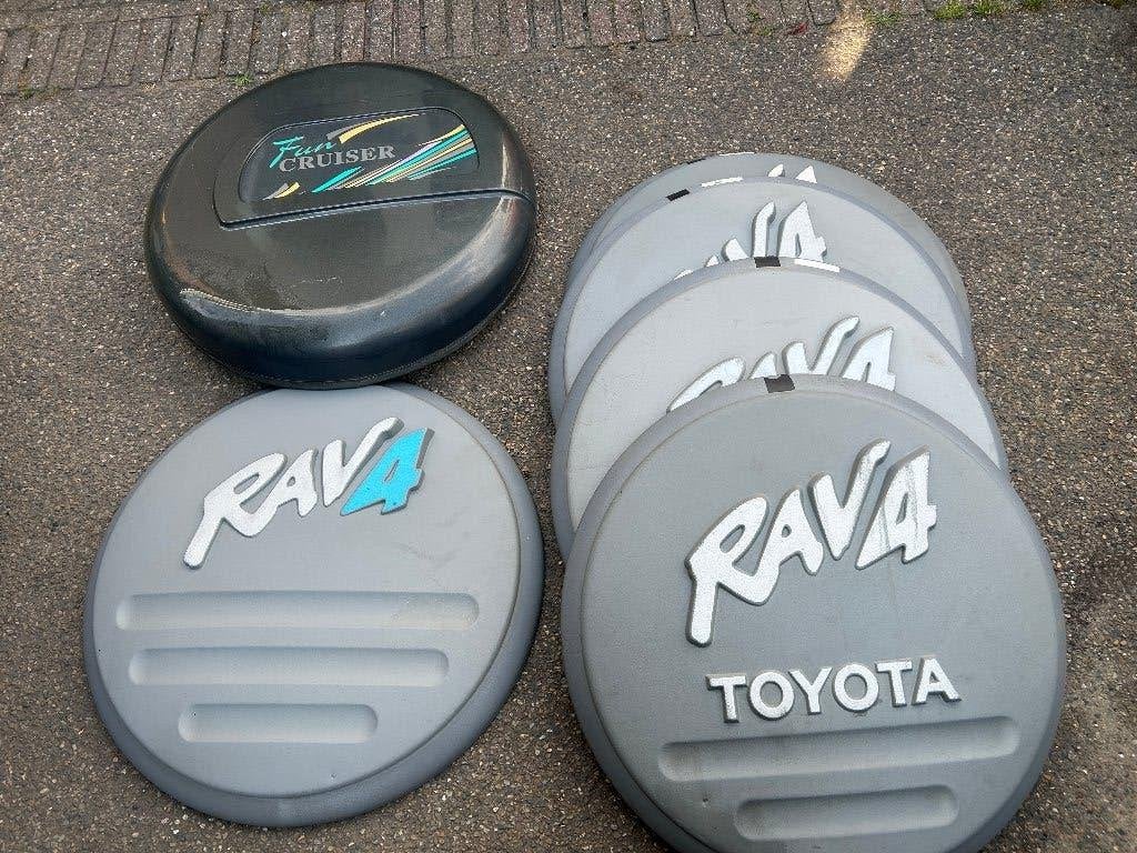 wheelcover RAV4 5 stuks en één fun cruiser in één koop, Ophalen, Gebruikt