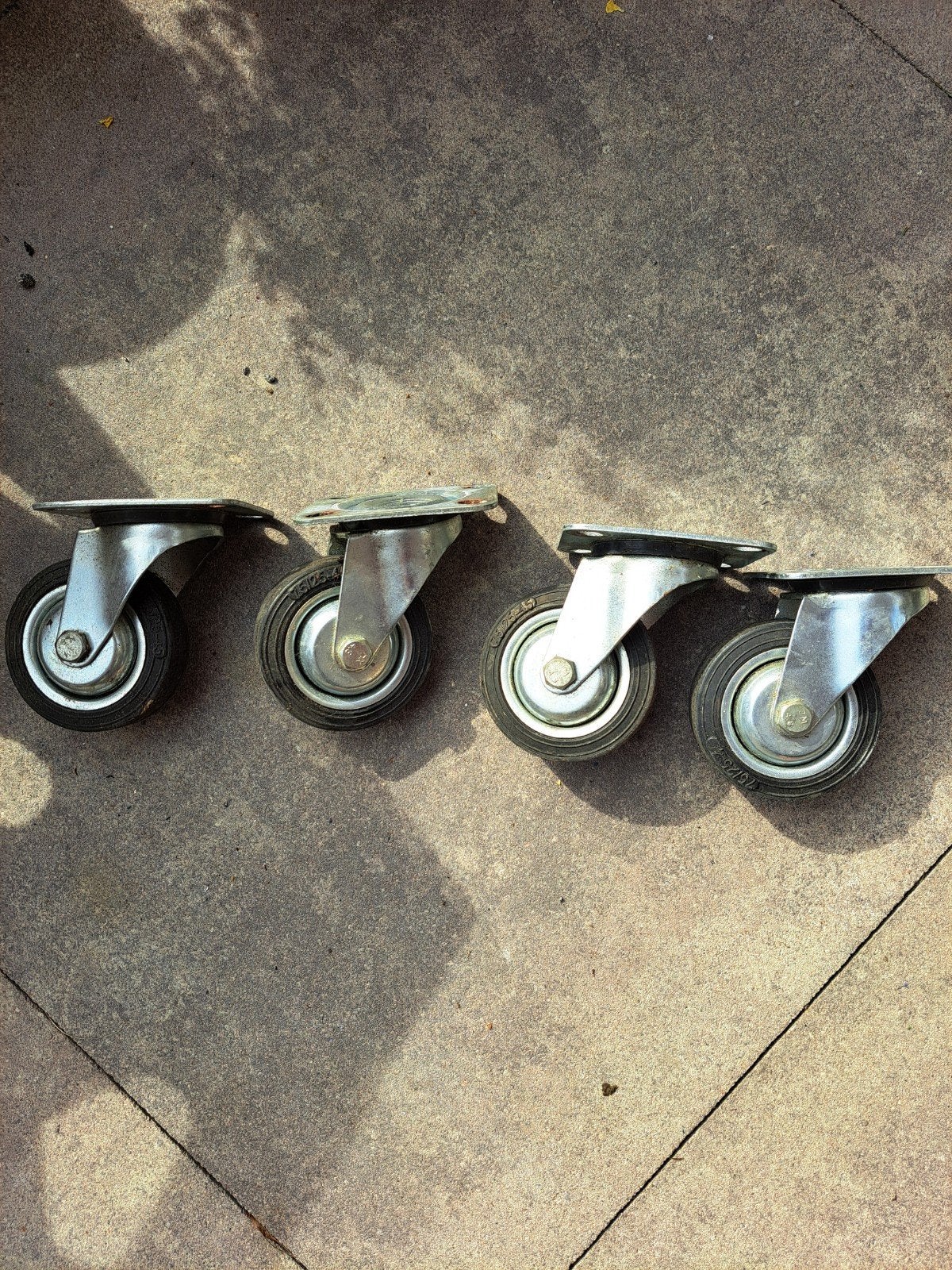 Set van 4 zwenkwielen voor meubels of karren, Ophalen, Gebruikt