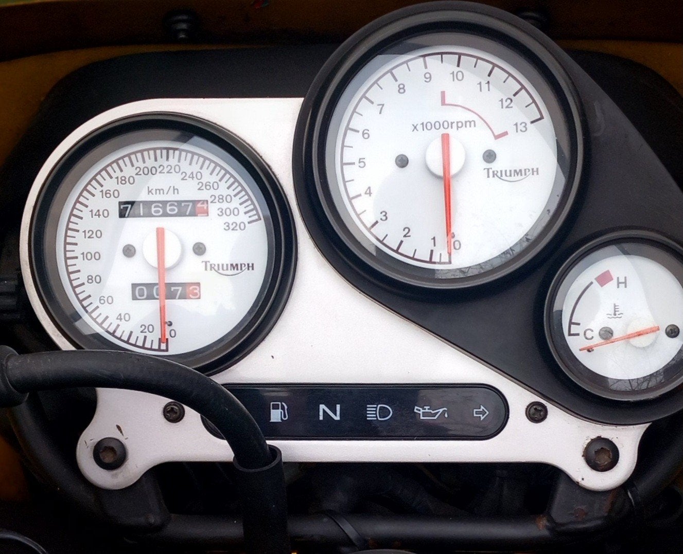 Foto 8 van Triumph 900 Daytona, T300, originele staat, lees tekst!