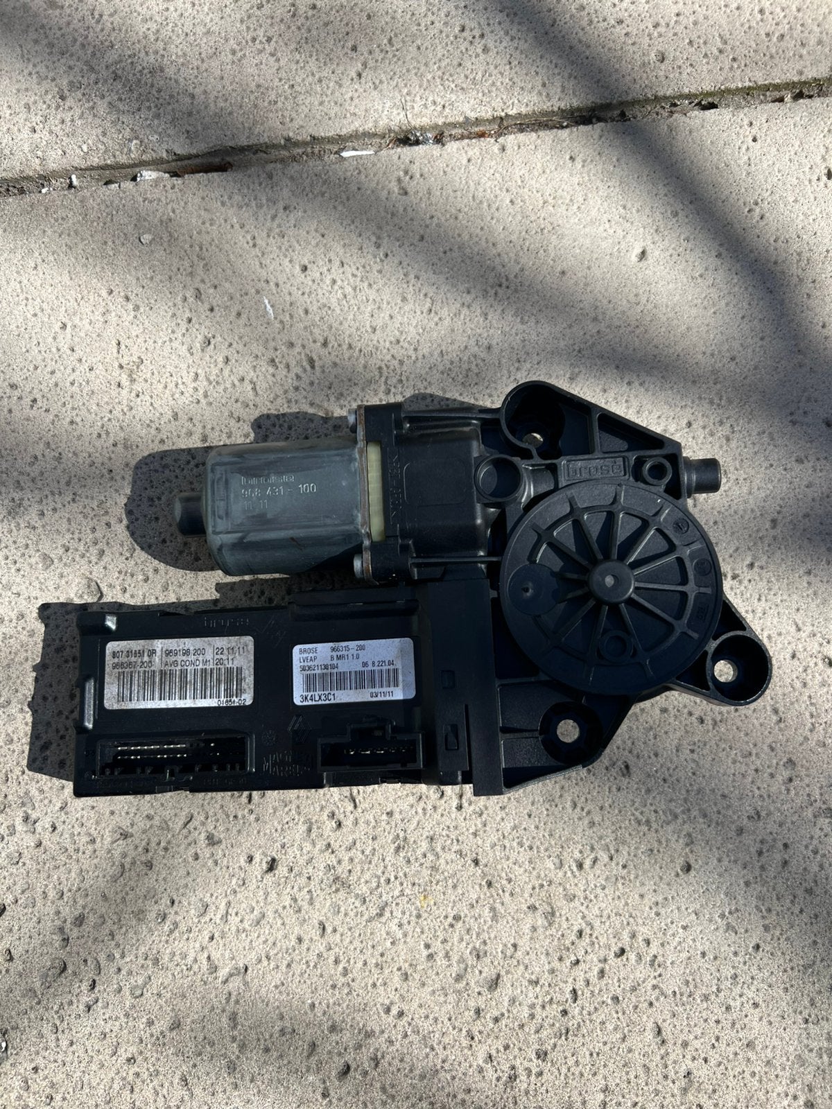 Renault Megane III Raammotor Linksvoor OEM 807315510R, Ophalen of Verzenden, Gebruikt, Renault