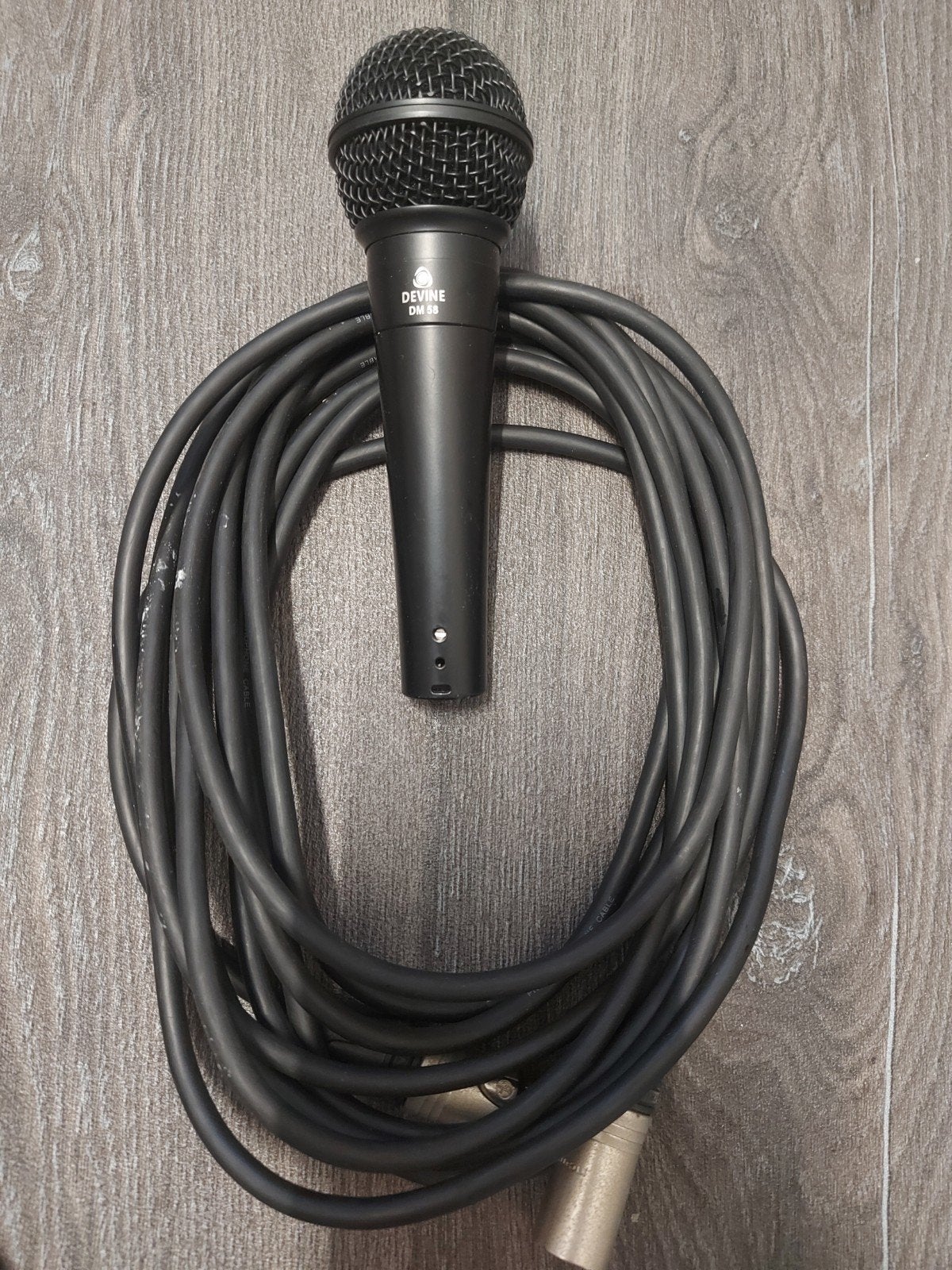 2x Devine DM 58 Microfoon met kabel, Ophalen of Verzenden, Zo goed als nieuw, Zangmicrofoon
