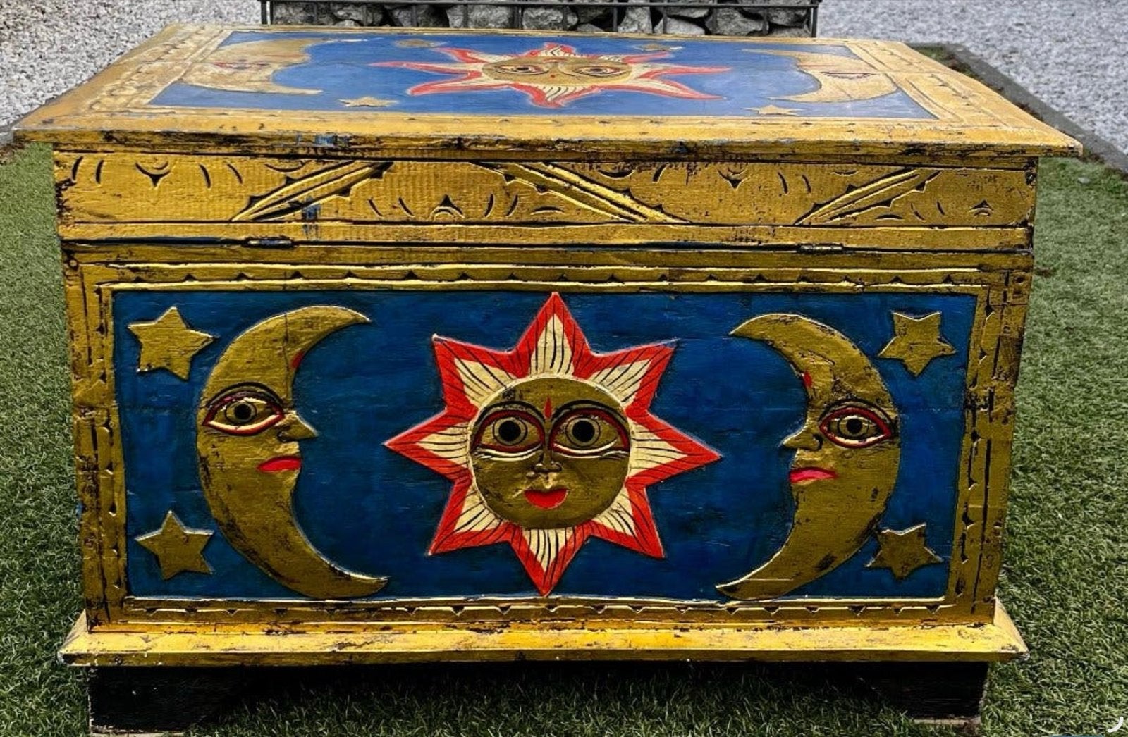 Unieke Magische Dekenkist met Zon en Maan in Goud, Antiek en Kunst, Ophalen of Verzenden